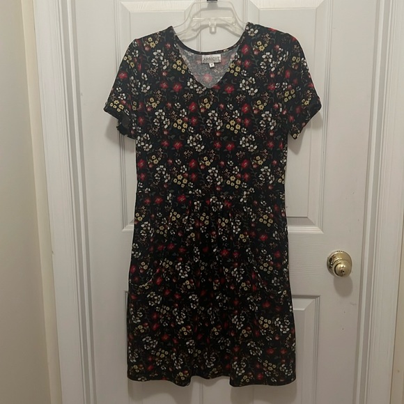 Apricot M floral pattern soft fall dress with side scoop pockets - Picture 1 of 5